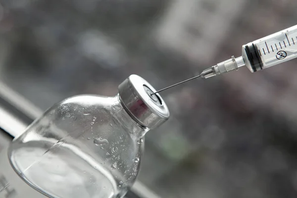 Şırıngalar ve şırıngalar. tıp konsepti