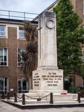 CHELMSFORD, ESSEX, İngiltere - 14 Eylül 2018 Duke Caddesi 'nde 1. Dünya Savaşı Anıtı