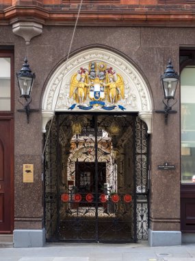 LONDON, İngiltere - 18 Şubat 2018: Tallow Chandlers Livery Hall Worshipful Company 'ye Giriş