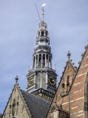 AMSTERDAM, NETHERLANDS - MAYIS 01, 2018: Oude Kerk Kilisesi