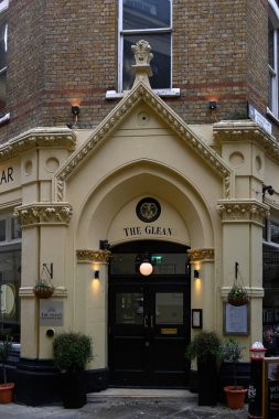 LONDON, UK - 11 Kasım 2025: Black Friars Lane, Holborn 'daki Glean Restoran ve Bar' ın dışı