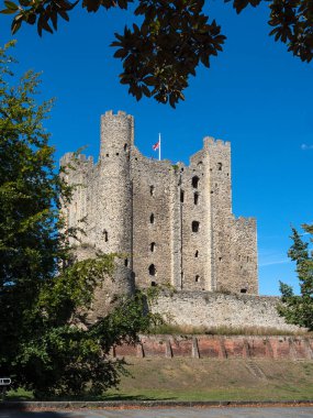 ROCHESTER, KENT, İngiltere - 13 Eylül 2019: Rochester Kalesi 'nin dış görünümü