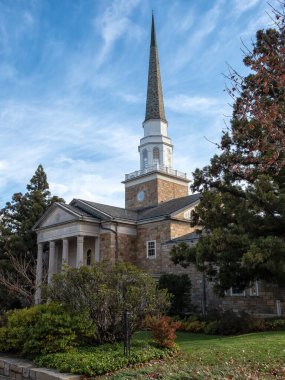 Montclair, New JERSEY, ABD - 20 Kasım 2019: Hillside Bulvarı 'ndaki Birinci İsa Bilimadamı Kilisesi' nin dış görünüşü