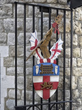 LONDON, İngiltere - 25 AĞUSTOS 2017: Onurlu Topçu Birliği 'nin hanedanlığı Kapıdaki Şehir Yolu, Londra' daki cephaneliğe - karargahları