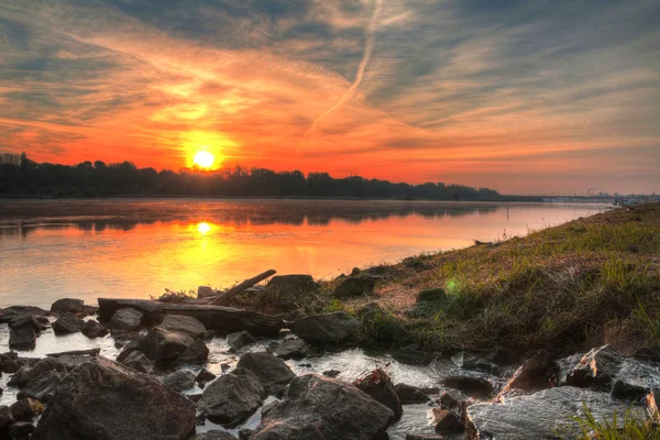 Şehirde gün doğumu