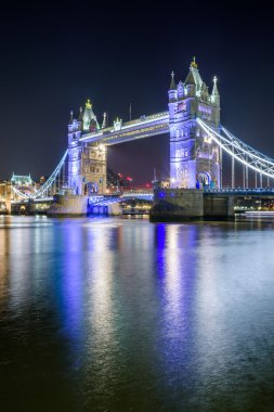 Londra 'daki kule köprüsü