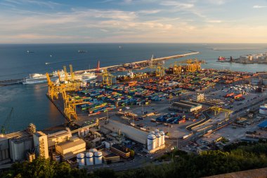 Barcelona günbatımı cityscape