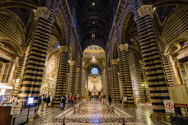 Vista interior de la Catedral de Siena —  Fotos de Stock