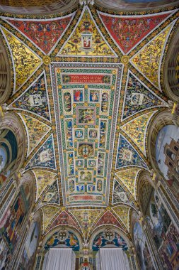 Siena Katedrali'nin iç görünüm