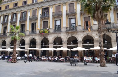 Barcelona'da Kral Meydanı