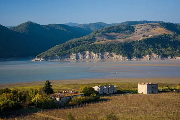 Corbara lake, Italien — Stockfoto