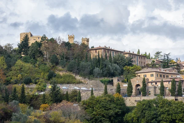 Italian town of Montalcino — Stock Photo, Image