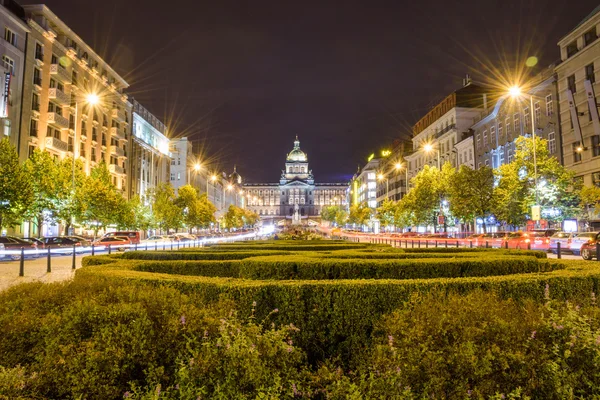 Vista nocturna de la Plaza de Wenceslao — Foto de Stock