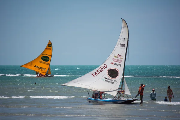 Boote an der Küste, canoa quebrada — Stockfoto