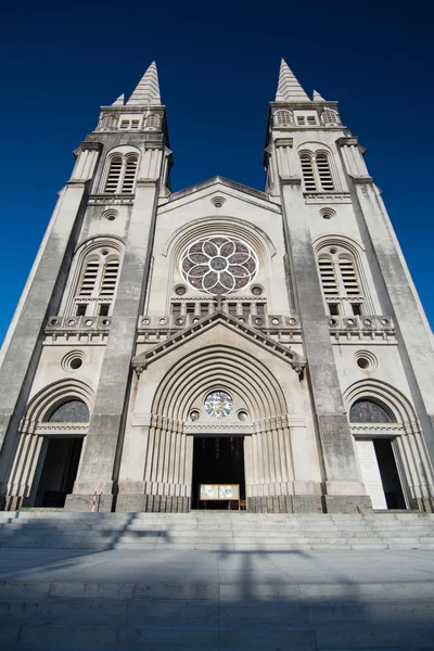 Façade de la vieille église — Photo