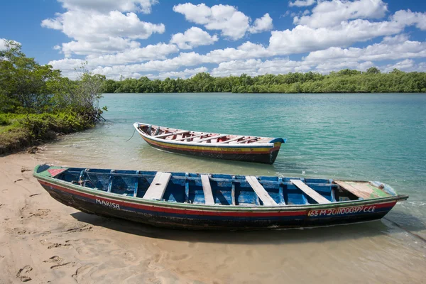 Iki adet bot Jericoacoara Milli Parkı'nda — Stok fotoğraf