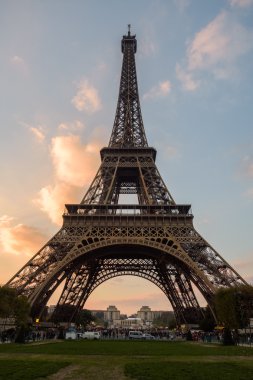 Paris 'teki Eyfel Kulesi