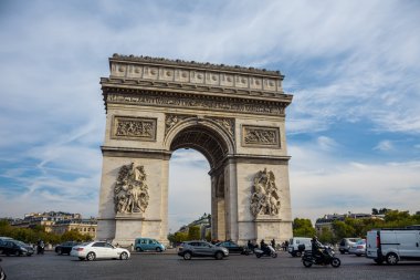 Paris 'te Zafer Takı