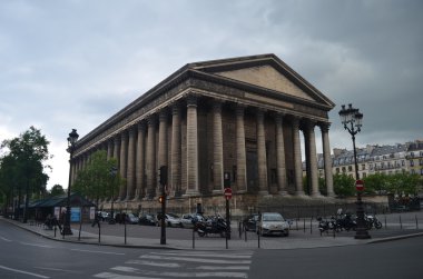  La Madeleine bir Roma Katolik kilisesidir