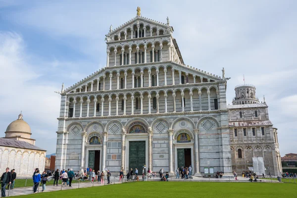 Piazza Miracoli binaları, Pisa — Stok fotoğraf