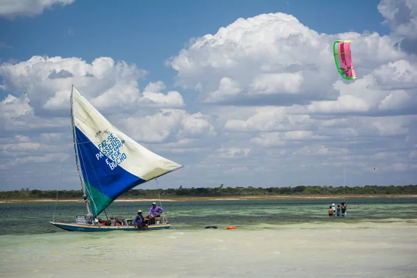 Bateau sur la côte, Brésil — Photo