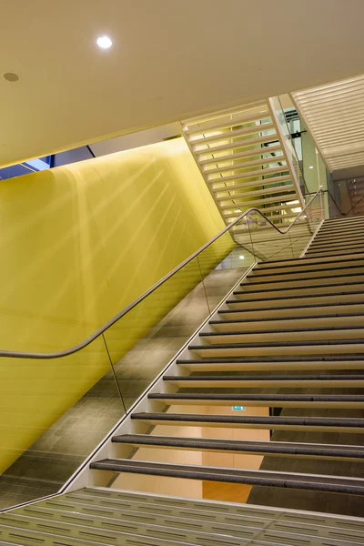 Inre av Stedelijk Museum i Amsterdam — Stockfoto