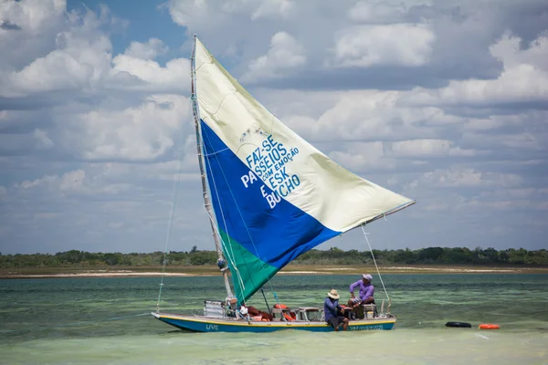 Bateau sur la côte, Brésil — Photo