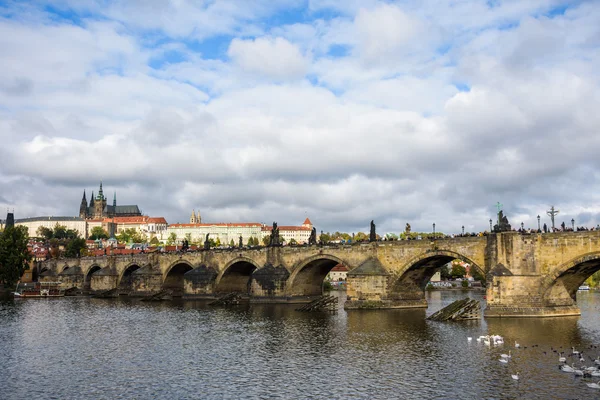 Puente de Carlos en Praga —  Fotos de Stock
