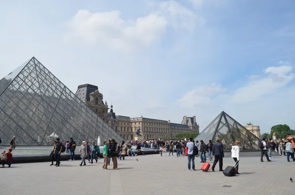 Museo del Louvre en París — Foto de Stock