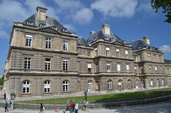 O Palácio nos Jardins do Luxemburgo — Fotografia de Stock