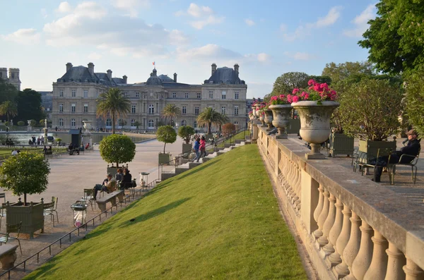 Het paleis in de tuinen van Luxemburg — Stockfoto