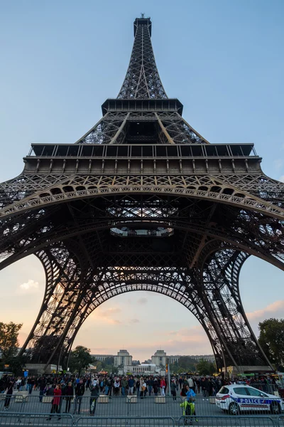 Eiffel Tower in  Paris — Stock Photo, Image