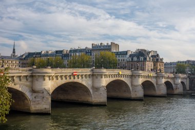 Paris Pont des arts Köprüsü