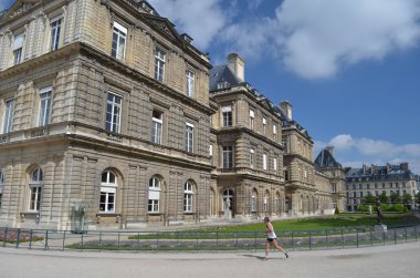 Paris'te bina antika
