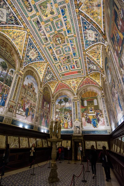 Vista interna del Duomo di Siena — Foto Stock