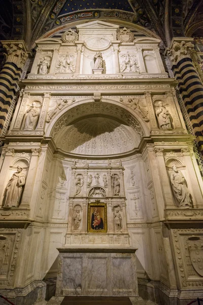 Vue intérieure de la cathédrale de Sienne — Photo