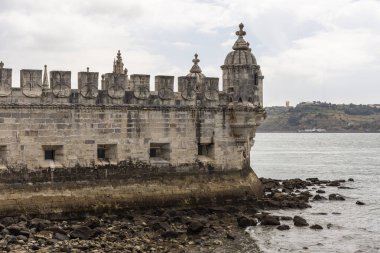 Portekiz, Lizbon 'daki Belem Kulesi' nin eski tarihi binasının güzel manzarası