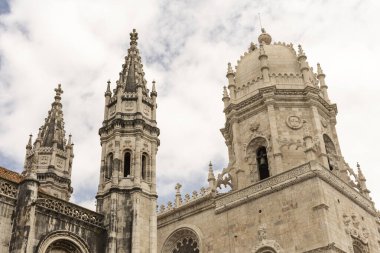 Portekiz, Lizbon şehir merkezindeki tarihi Jeronimos Manastırı 'na güzel bir manzara.