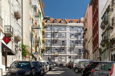 Lizbon, Portekiz 'in merkezindeki eski tarihi şehir binalarına güzel manzara