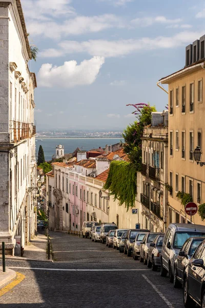Piękny Widok Stare Zabytkowe Budynki Ulicę Lizbonie Portugalia — Zdjęcie stockowe