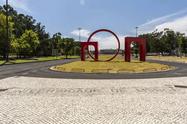 Hermosa Vista Edificio Universidad Lisboa Con Monumento Rojo Portugal — Foto de Stock