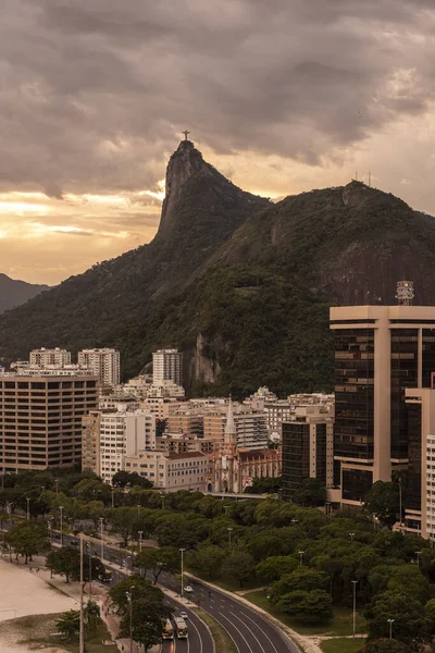 Чудовий Хмарний Захід Сонця Горі Корковадо Міські Будинки Ріо Жанейро — стокове фото