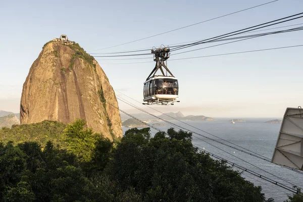 Мбаппе Видом Горную Канатную Дорогу Sugar Loaf Над Проливным Дождем — стоковое фото