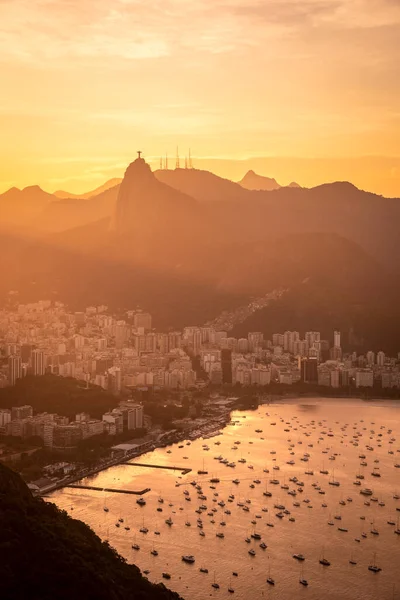 Gyönyörű Arany Naplemente Kilátás Sugar Loaf Hegy Corcovado Krisztus Szobra — Stock Fotó