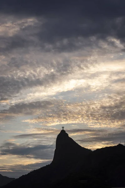 Bela Vista Para Montanha Corcovado Estátua Cristo Com Nuvens Pôr — Fotografia de Stock