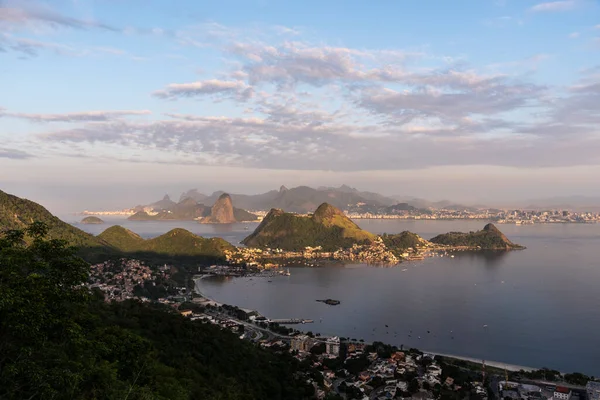 Hermosa Vista Océano Las Verdes Montañas Selva Tropical Río Janeiro — Foto de Stock