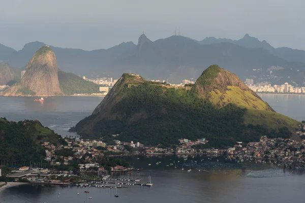 Hermosa Vista Océano Las Verdes Montañas Selva Tropical Río Janeiro — Foto de Stock