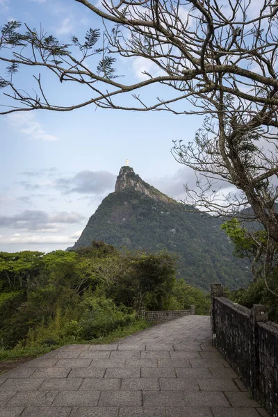 Belle Vue Sur Statue Christ Sommet Montagne Forêt Tropicale Verte — Photo