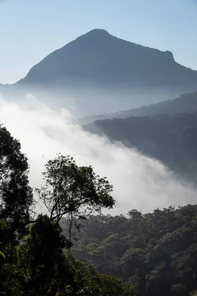 Hermosa Vista Selva Verde Montañas Rocosas Sobre Nubes Río Janeiro — Foto de Stock