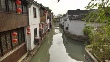 Çin 'in Suzhou şehrindeki Shantang caddesinin tarihi manzarası. Yüksek kalite 4k görüntü